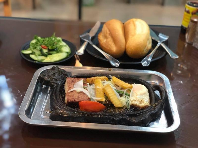 50 Bistro - Restaurant & Cafe