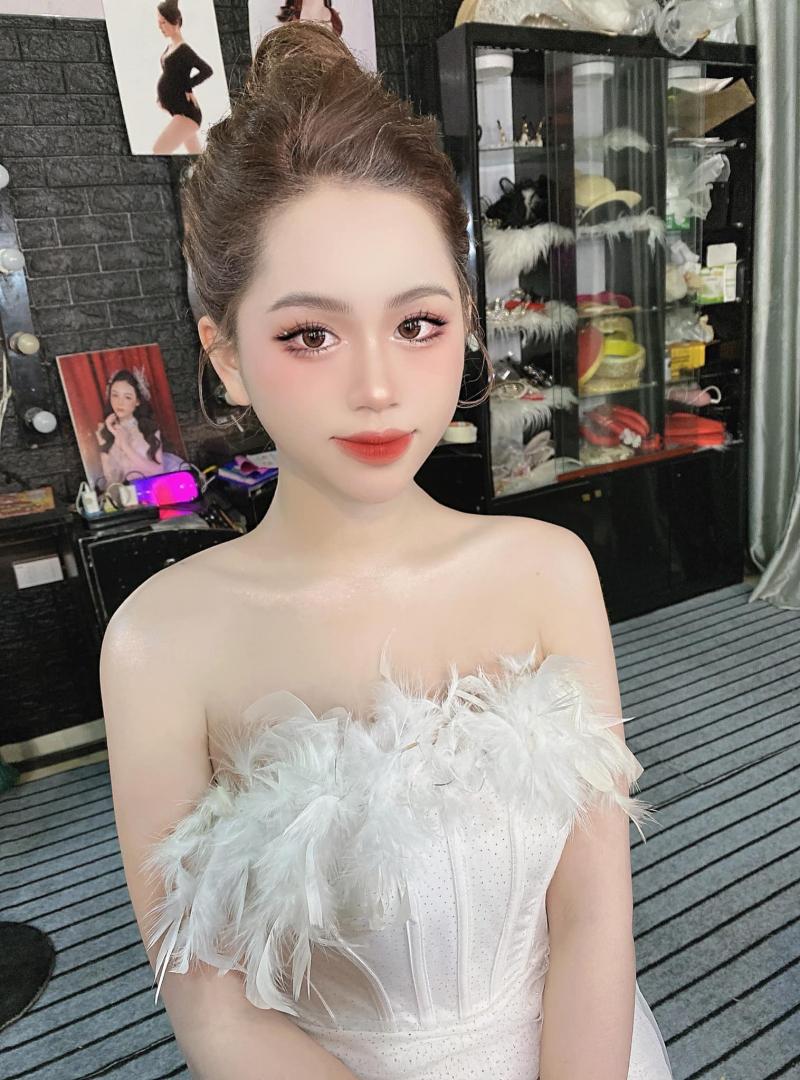 Chinh Tây Make up