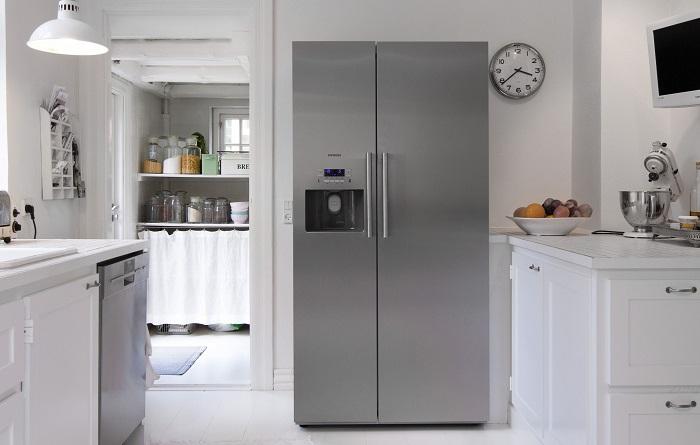 Chỉnh về mức nhiệt độ nhỏ nhất trước khi cho tủ vận hành