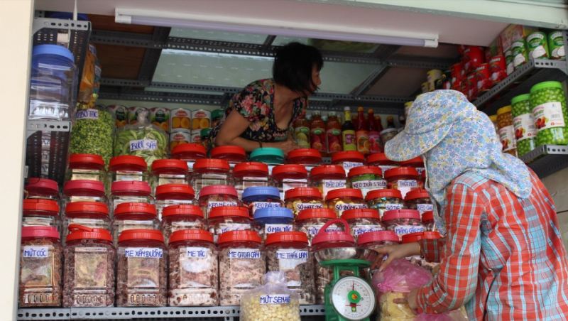 Cửa hàng bán các loại mức tại chợ