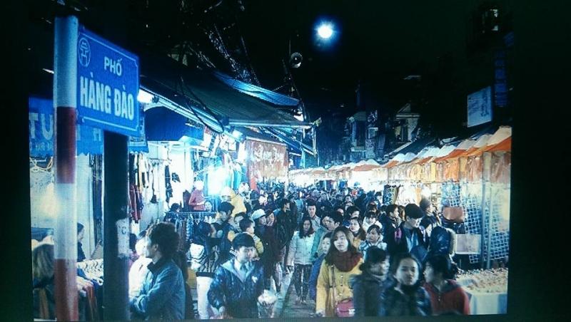 Chợ Phố Cổ với nhiều mặt hàng mẫu mã đa dạng