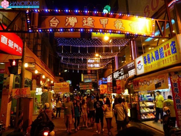 Chợ đêm Phùng Giáp