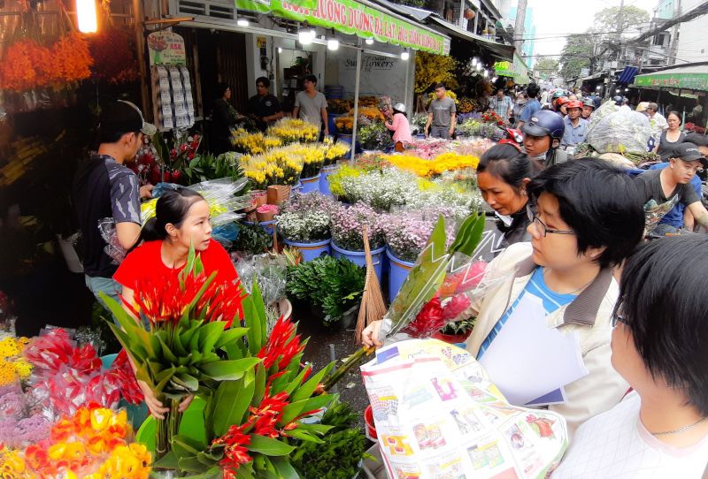 Chợ hoa tập nập những ngày xuân