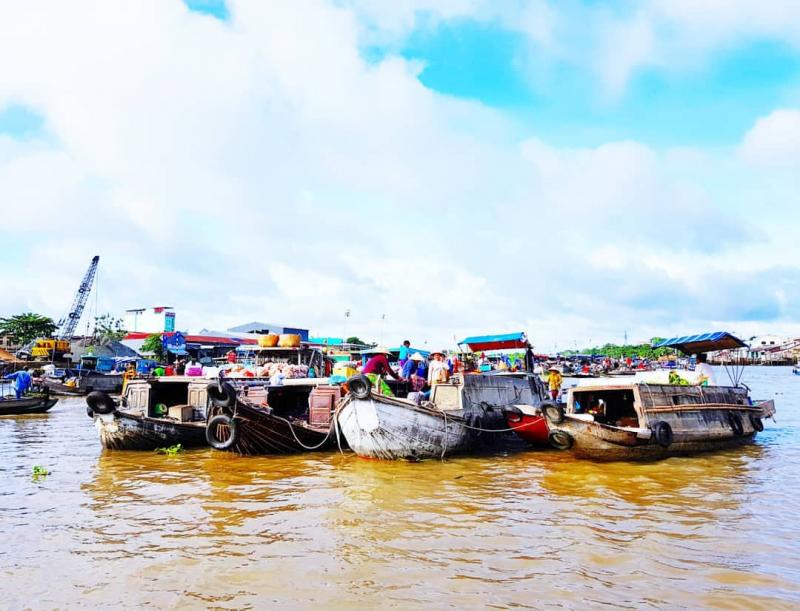 Chợ nổi Cái Bè – Tiền Giang