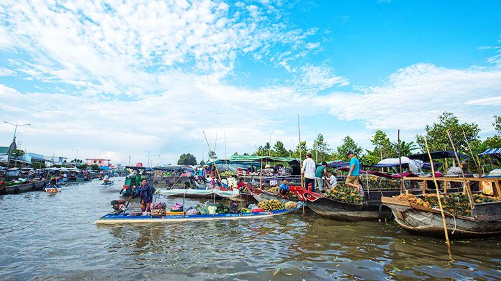 Chợ nổi Ngã Năm