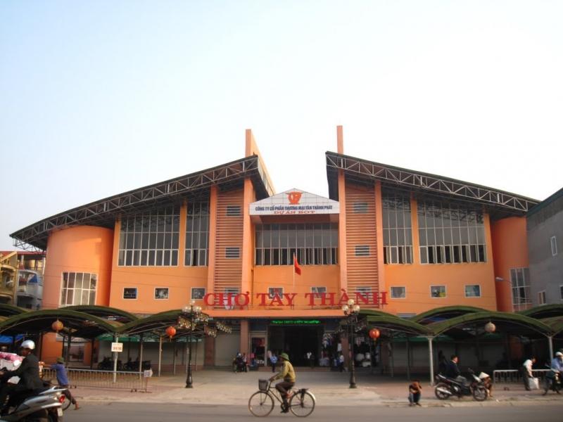 Cổng chính chợ Tây Thành