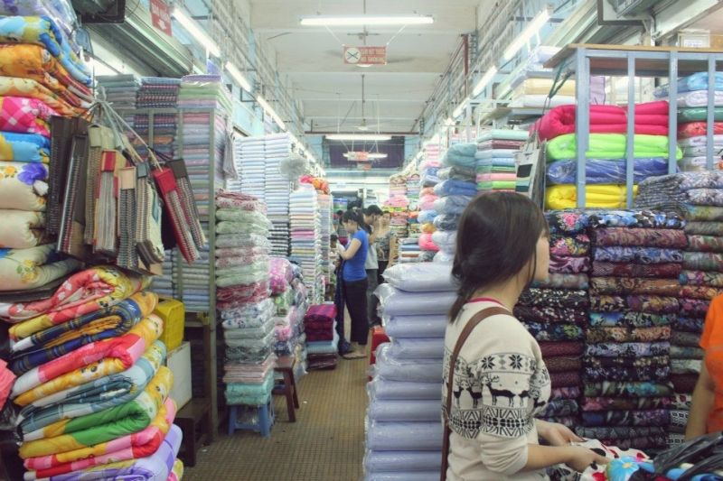 Chợ vải đường Lê Minh Xuân