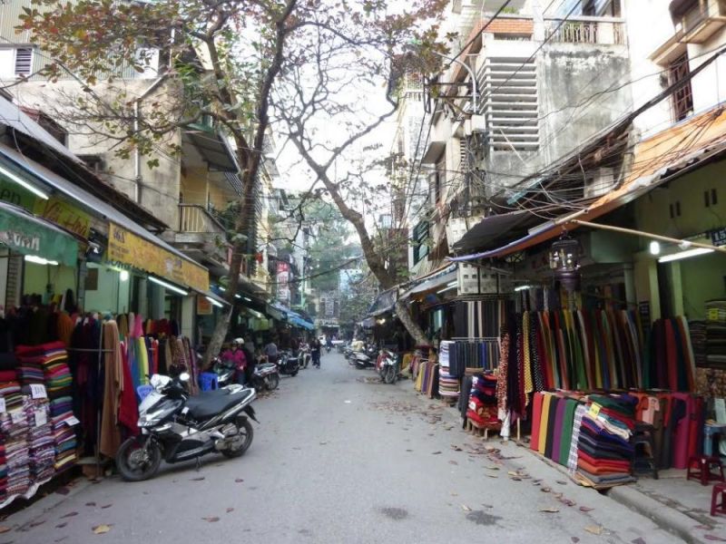 Chợ vải Phùng Khắc Khoan