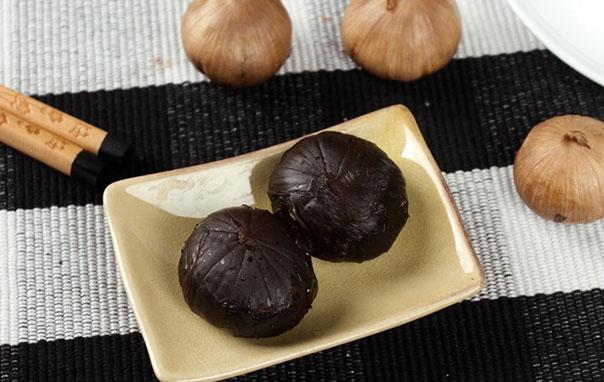Lựa chọn tỏi đen là sự lựa chọn phù hợp nếu muốn cơ thể được dẻo dai, làm chậm quá trình lão hóa của các cơ quan cũng như tế bào.
