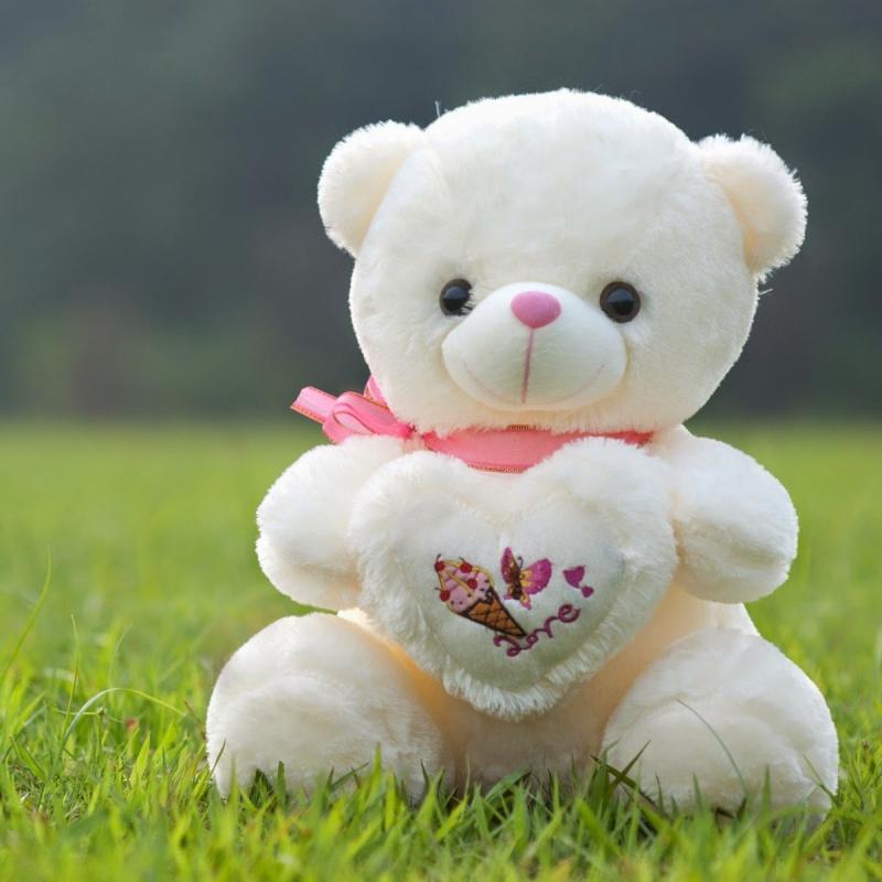 Chú ta có bộ lông trắng mịn và mượt như nhung.