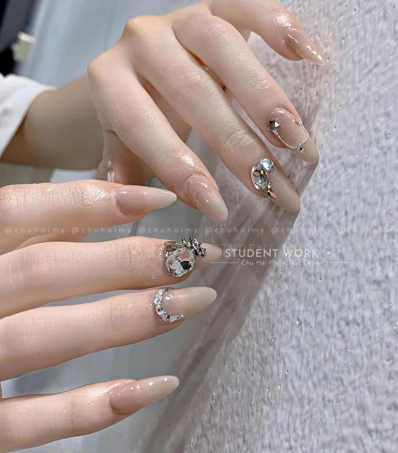 Chu Hải My Nail