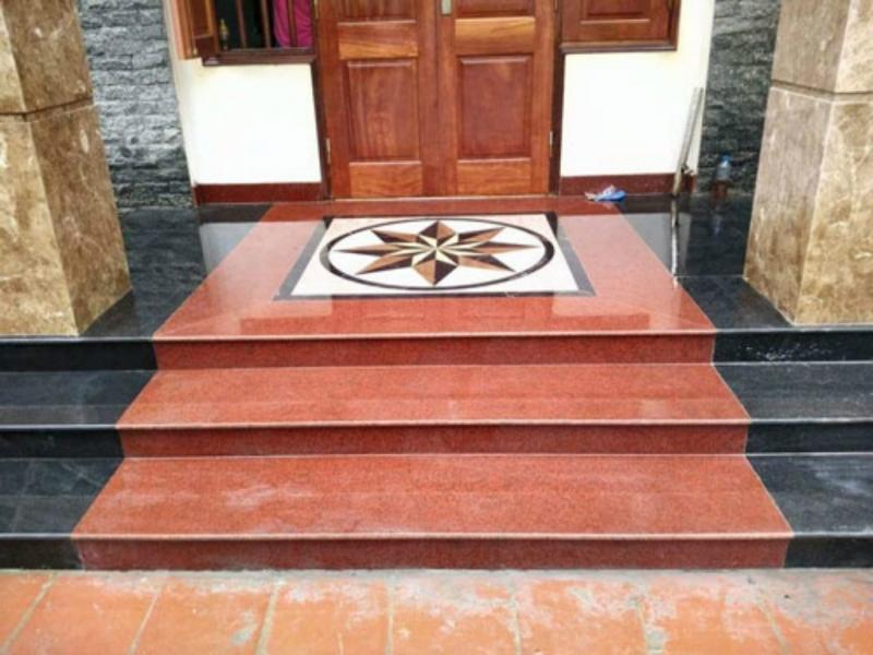 Bậc thềm nhà cho biết tình trạng quan hệ của gia chủ