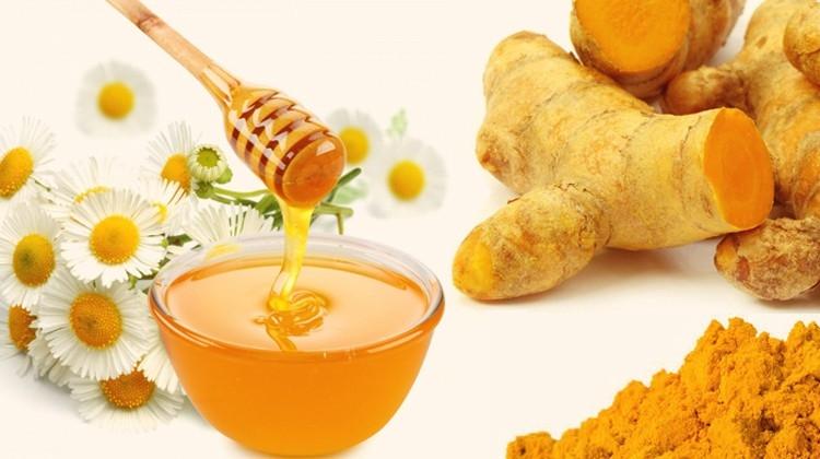 Mật ong - bột nghệ chữa đau dạ dày hiệu quả