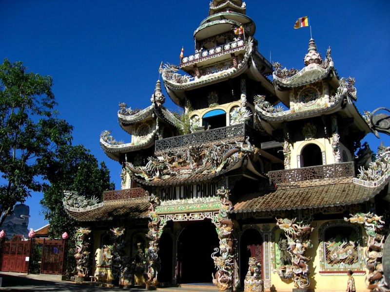 Chùa Linh Phước - Tháp chuông cao nhất Việt Nam