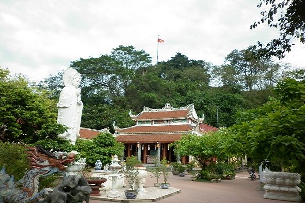 Chùa Non Nước