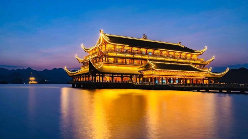 Chùa Tam Chúc về đêm