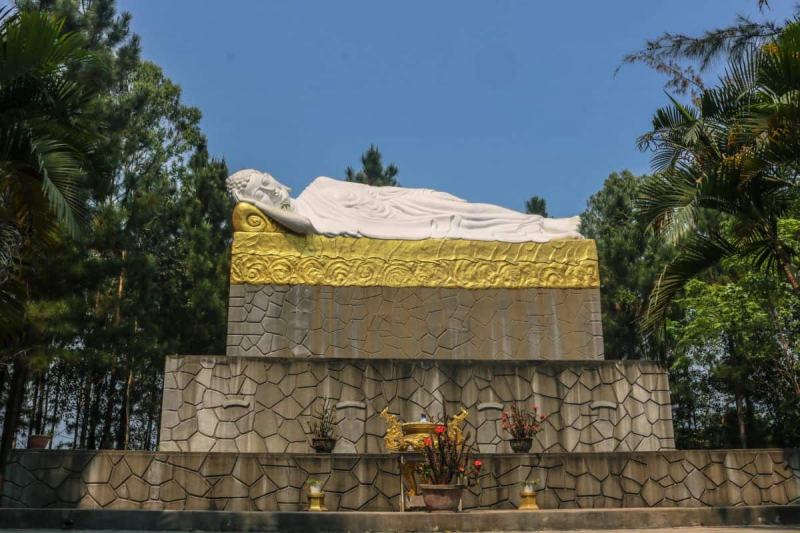 Chùa Thiền Lâm - Chùa “Phật Đứng - Phật Nằm”