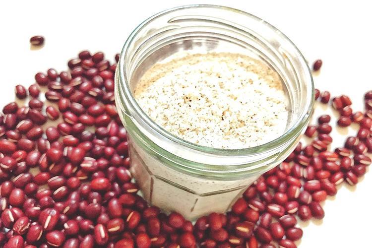 Chữa viêm lỗ chân lông bằng bột đậu đỏ