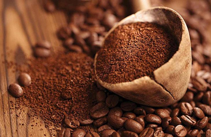 Chữa viêm lỗ chân lông bằng bã cà phê