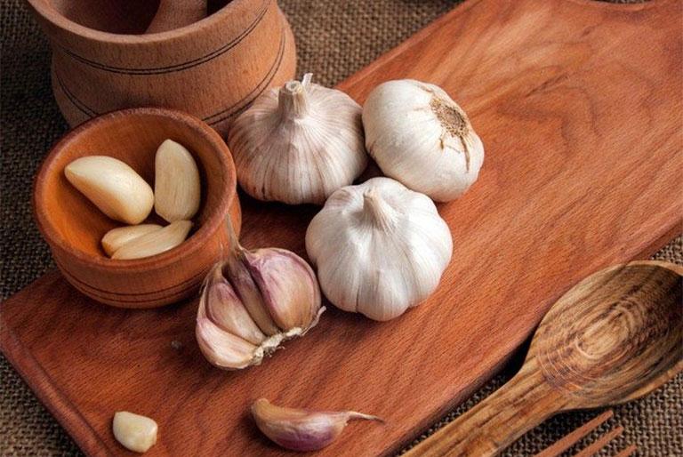 Chữa viêm phụ khoa bằng tỏi