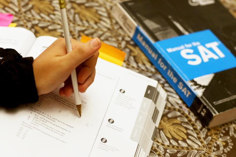 Hãy cẩn thận khi bạn gặp tình huống phải thuê người nhà hay bạn bè.