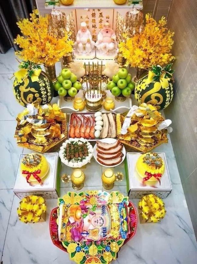 Mang lộc cúng vía Thần Tài cho người ngoài