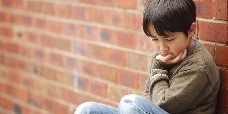 Hãy dạy con rằng những điều bí mật người lạ nói đều là những điều mờ ám