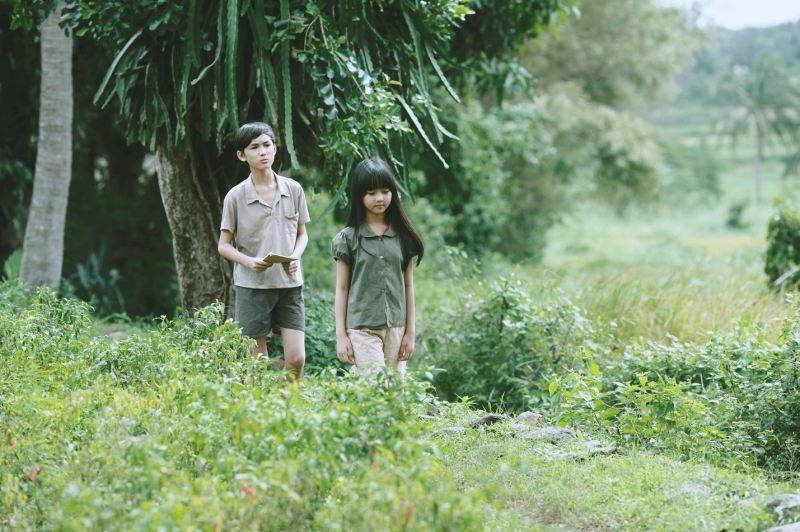 Tôi thấy hoa vàng trên cỏ xanh