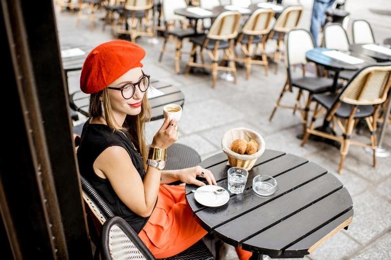 Đừng vừa ăn vừa nói