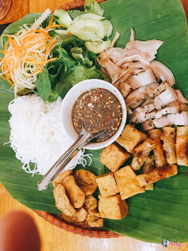Bún Đậu Mắm Tôm Cô Ba