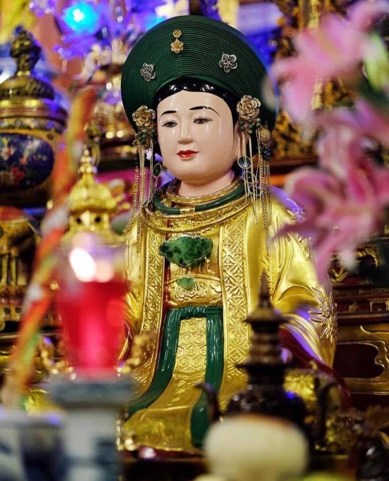 Cô Đôi Thượng Ngàn là vị Thánh cô quen thuộc với mọi người, thường được tái hiện trên các sân khấu nghệ thuật
