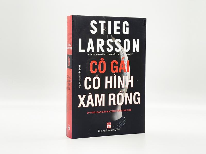 Cô gái có hình xăm rồng