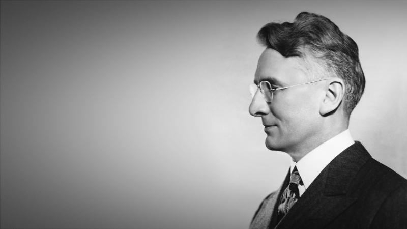 Câu nói hay của bậc thầy giao tiếp Dale Carnegie