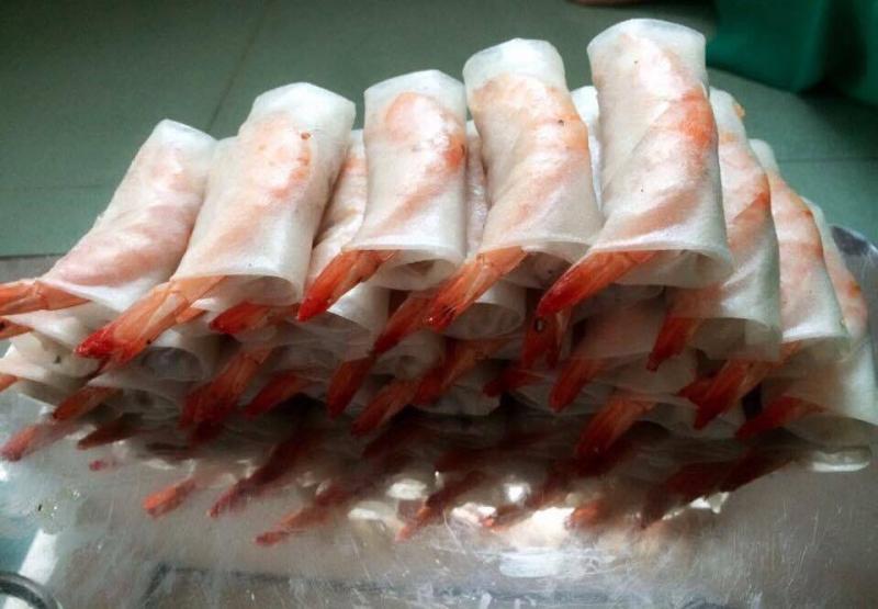 Cuốn chả ram tôm đất của cơ sở Tuyết Sang