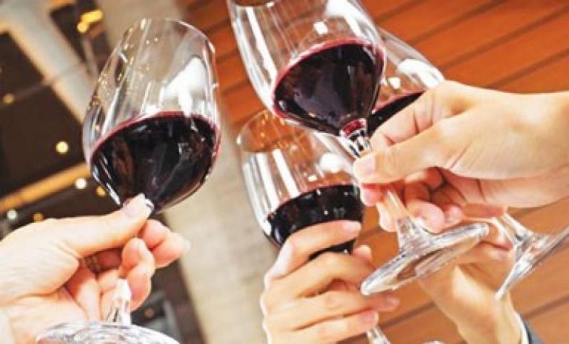 Bạn nên uống 1 chút rượu, bia để công việc kinh doanh trở nên thuận lợi hơn