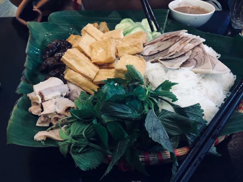 Cô Tuyết - Bún Đậu & Sinh Tố