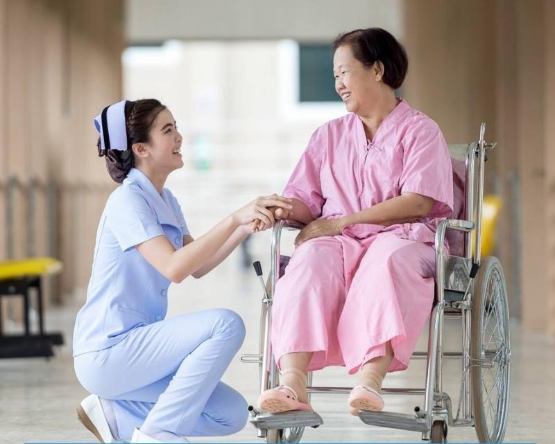 Cô y sĩ đáng mến