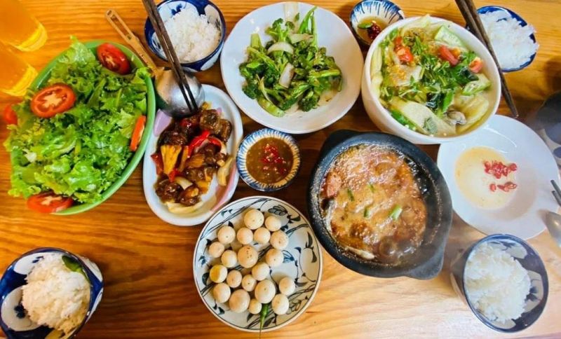Cơm Bờ Kè Quán