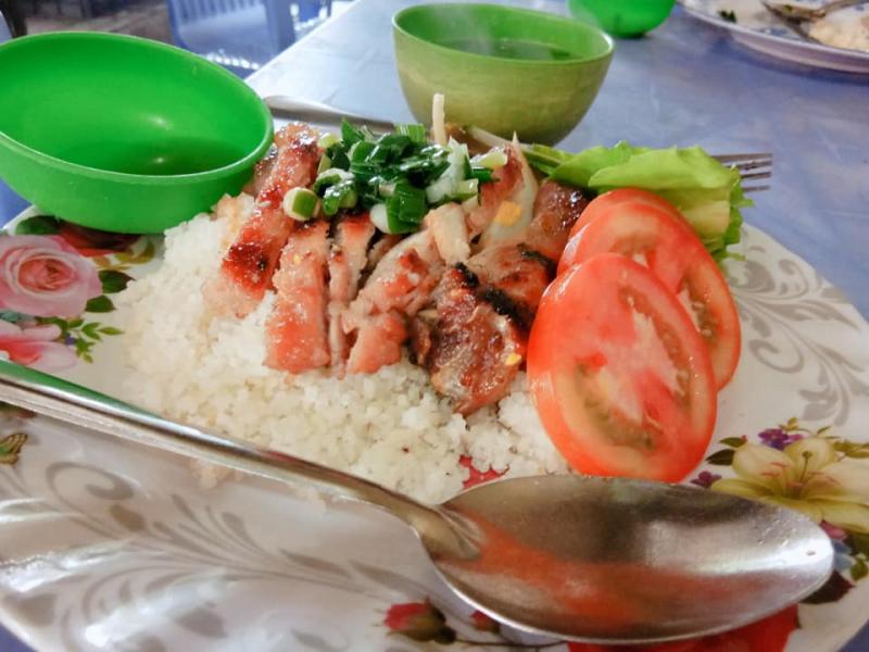 Cơm Cô Tư