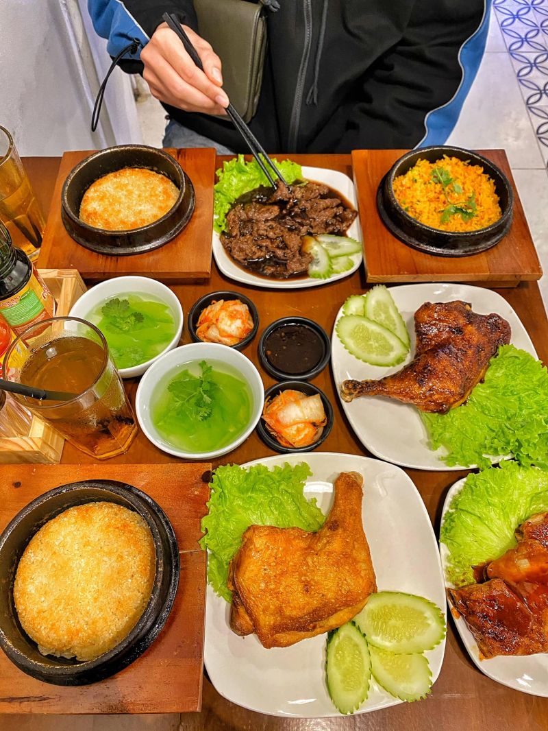 Cơm Đốt Thố Lão Đại
