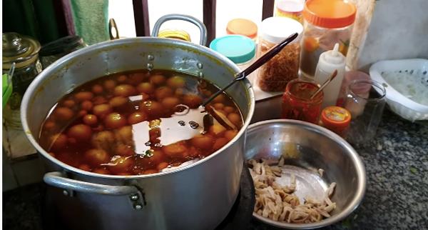 Cơm gà Giếng Đình