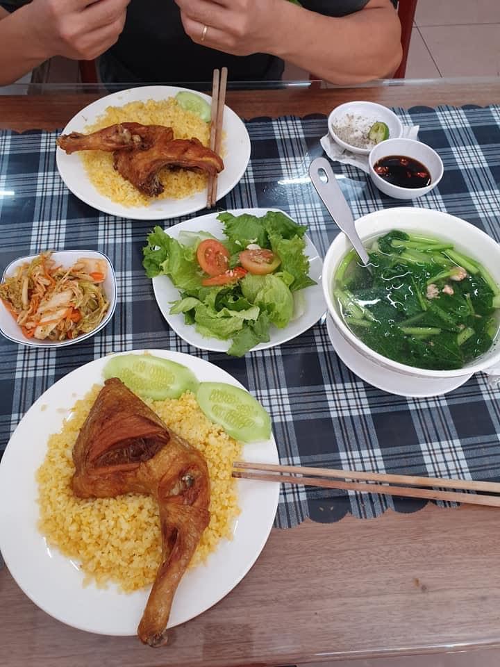 Cơm Gà Hương Đào