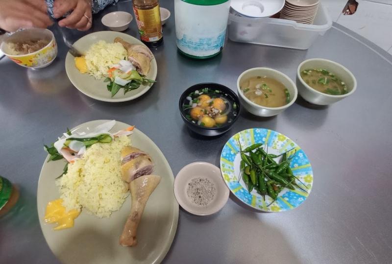 Cơm gà Trâm Anh