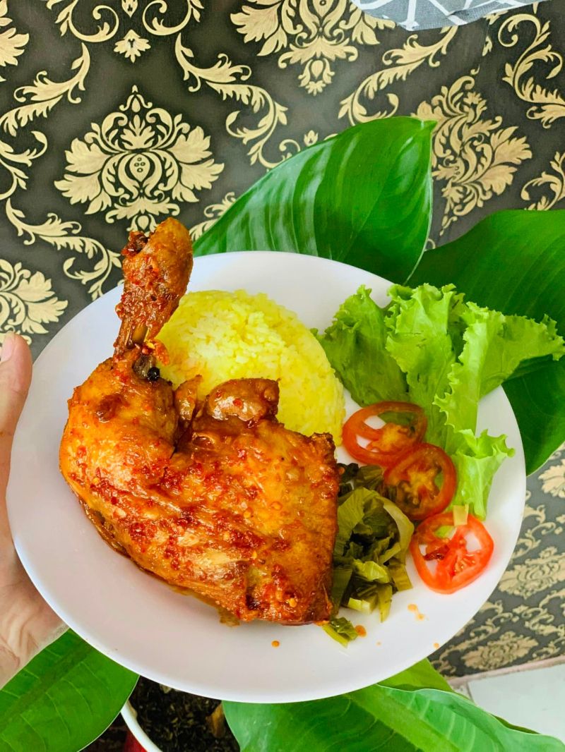 Cơm Gà Xối Mỡ 5 vị
