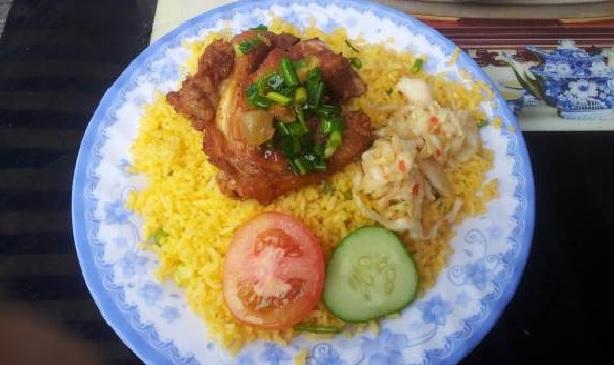 Cơm Gà Xối Mỡ - Nguyễn Huệ