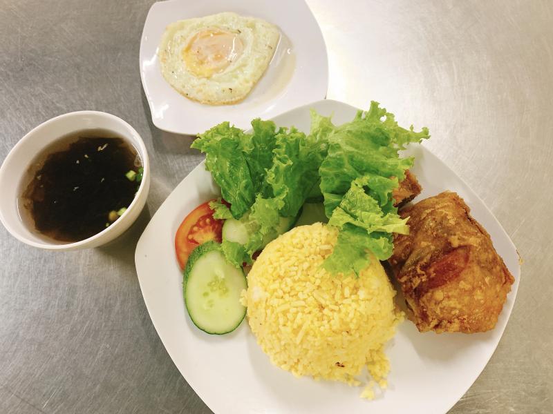 Cơm Gà Xối Mỡ Tư Kiều