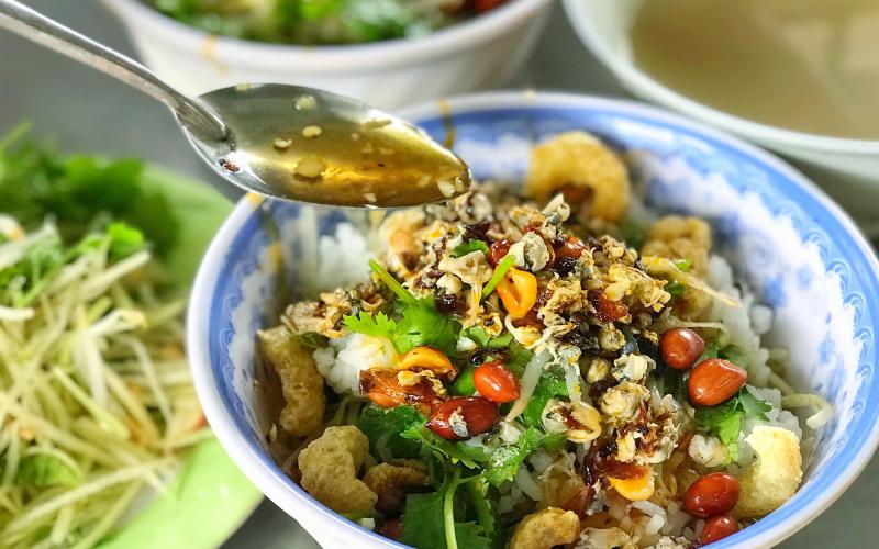Cơm hến, bún hến Lành