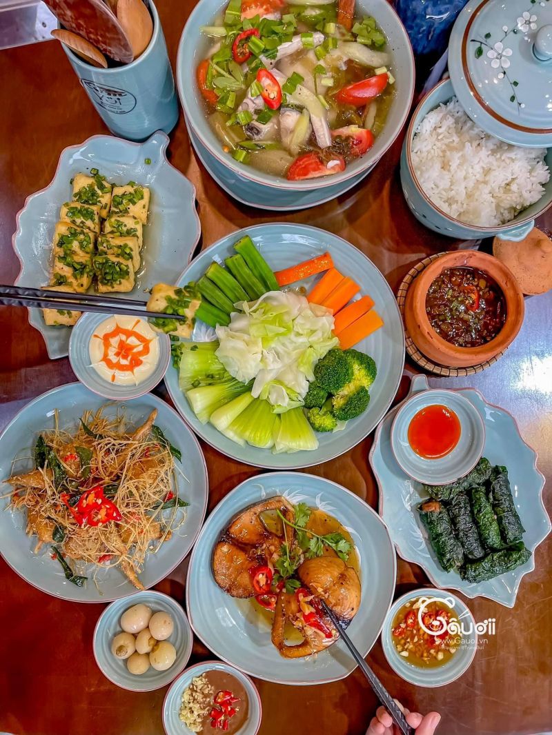 Cơm Nhà Vui