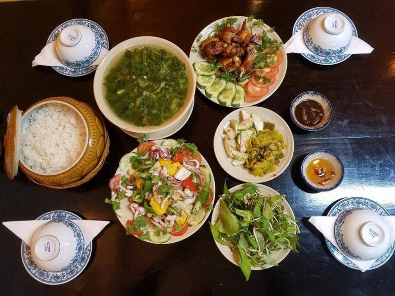 Cơm niêu Cá Bống Huế