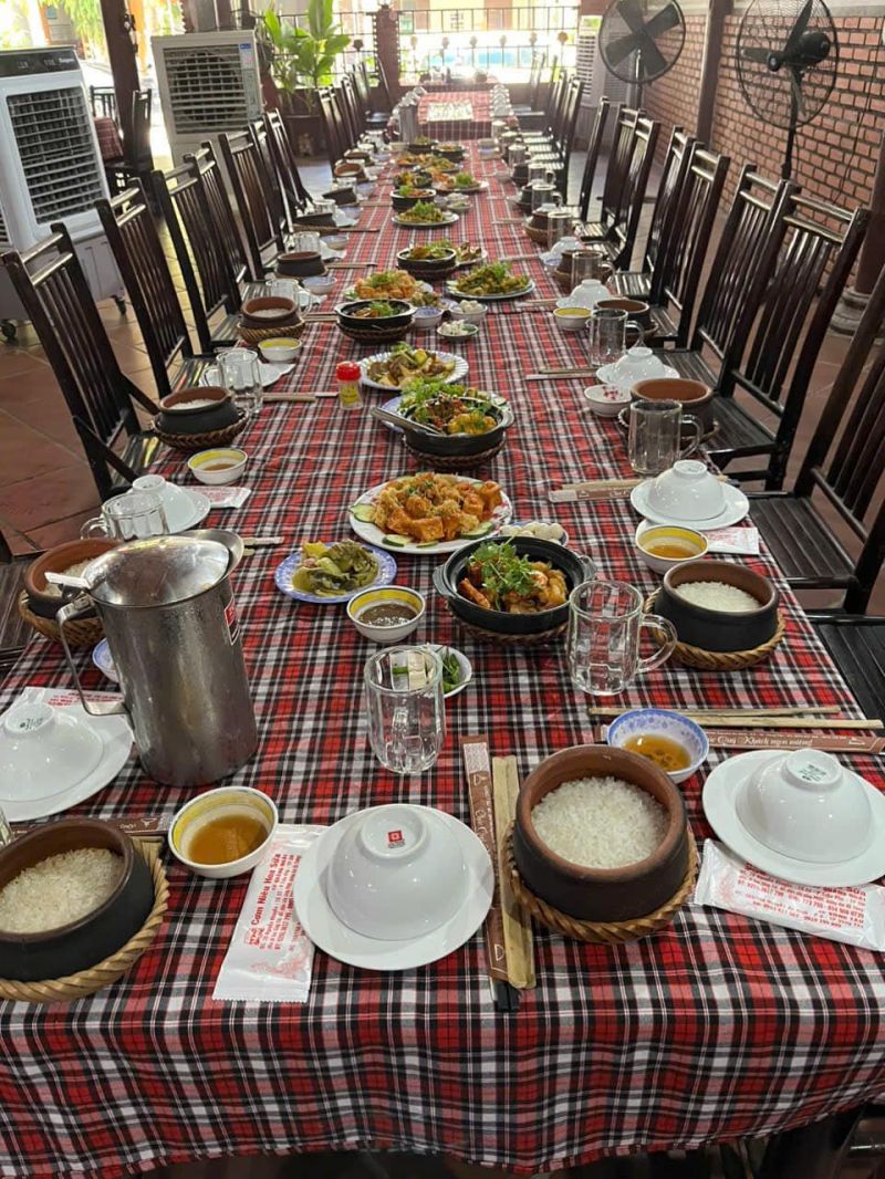 Cơm Niêu Hoa Sữa